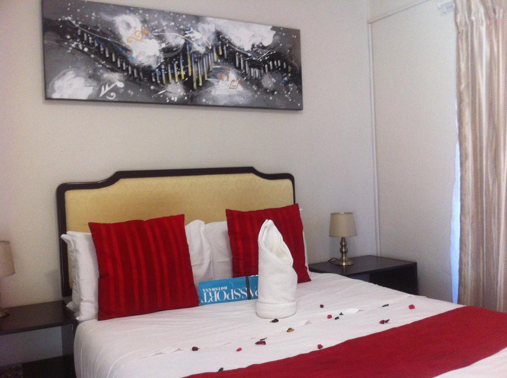 Hill View Inn Serowe Esterno foto