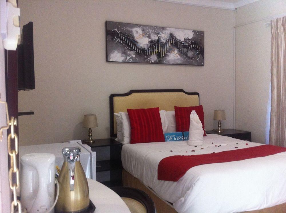Hill View Inn Serowe Esterno foto