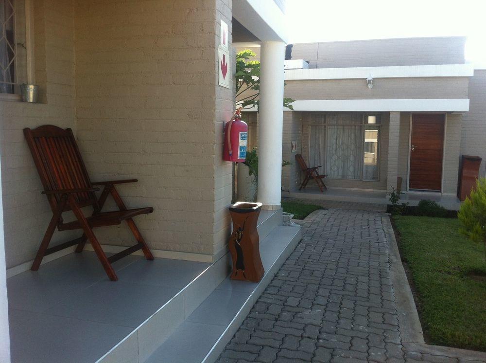 Hill View Inn Serowe Esterno foto