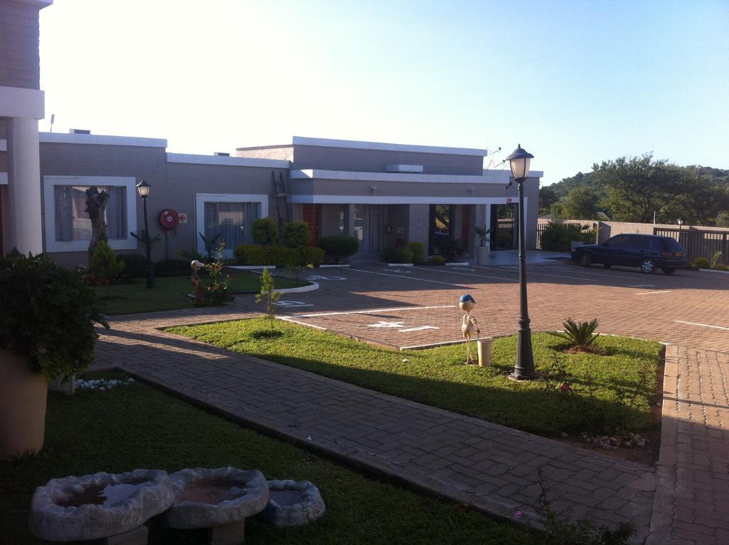 Hill View Inn Serowe Esterno foto